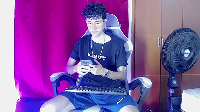 Johnny cagee  online show from February 2026 11:44:02 PM