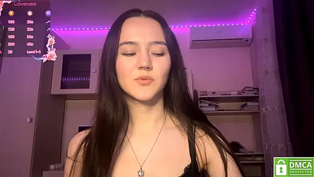 Snapshot of Kiaicatie chatting on June 2026 05:35:02 PM Kiaicatie online show from June 2026 05:35:02 PM