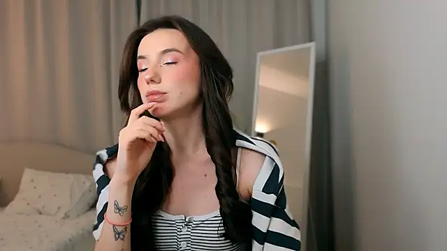 ssandralovin online show from March 2026 08:21:01 PM