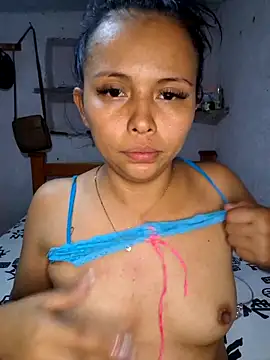 Daniela Cruz  online show from April 2026 10:45:01 PM