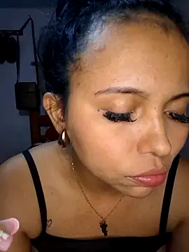 Daniela Cruz  online show from April 2026 09:21:02 PM