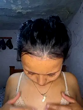 Daniela Cruz  online show from February 2026 07:04:02 PM