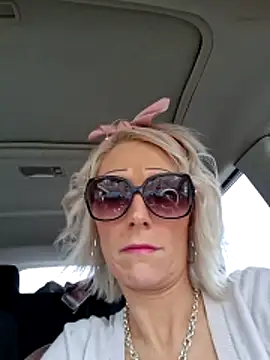 BeautifulFire23 online show from April 2026 04:08:01 PM