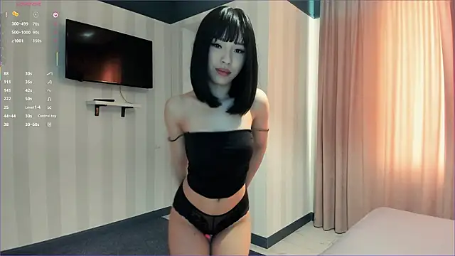 Snapshot of laumalove chatting on February 2026 05:17:01 AM laumalove online show from February 2026 05:17:01 AM