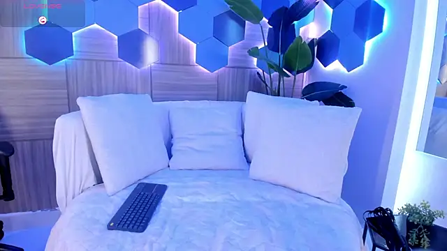 Snapshot of KatyaKozlov chatting on February 2026 07:58:01 PM KatyaKozlov online show from February 2026 07:58:01 PM