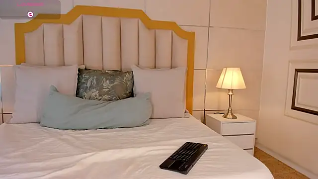 Crystal Rose   online show from March 2026 11:51:01 AM