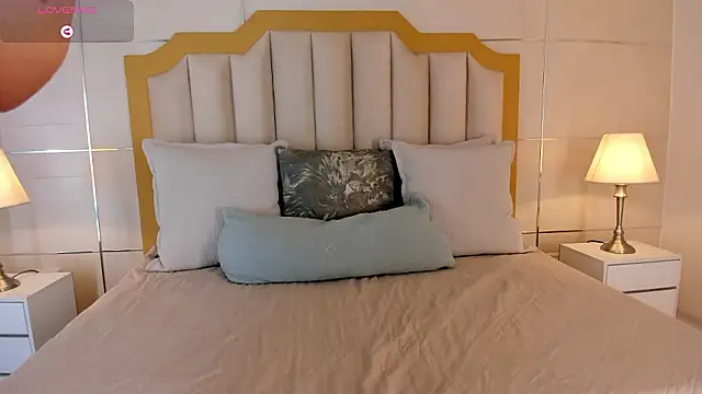 Crystal Rose   online show from March 2026 11:11:01 AM