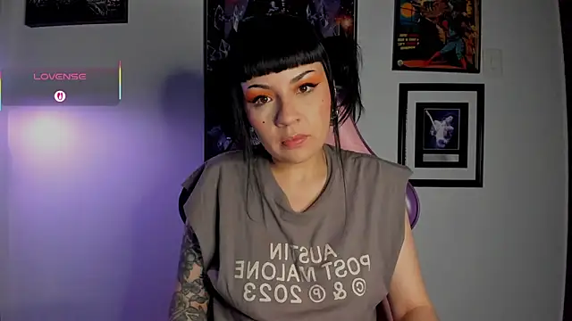 Snapshot of luckylaura chatting on February 2026 11:25:01 PM luckylaura online show from February 2026 11:25:01 PM