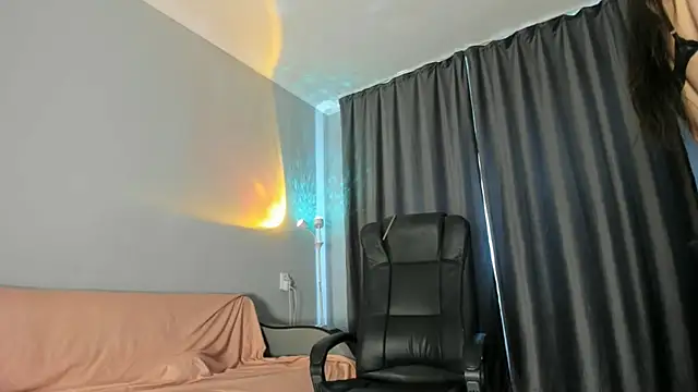 emy lovee online show from April 2026 04:27:02 AM