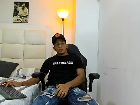 Snapshot of ricky_spensar23cm_ chatting on February 2026 02:30:01 AM ricky spensar23cm online show from February 2026 02:30:01 AM