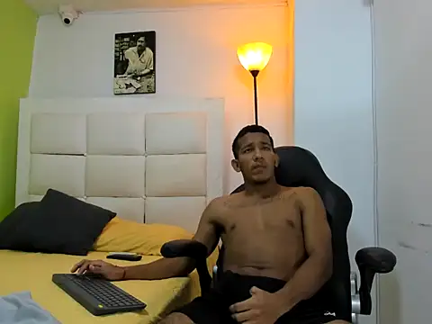 Snapshot of ricky_spensar23cm_ chatting on February 2026 02:22:02 AM ricky spensar23cm online show from February 2026 02:22:02 AM