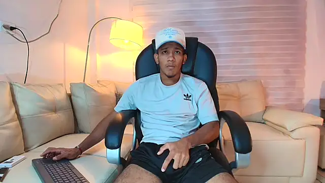 ricky spensar23cm  online show from April 2026 12:26:02 AM