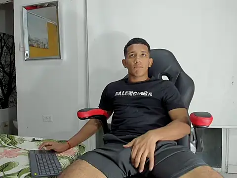 Snapshot of ricky_spensar23cm_ chatting on February 2026 02:01:01 AM ricky spensar23cm online show from February 2026 02:01:01 AM