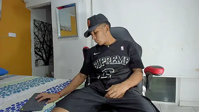 ricky spensar23cm  online show from March 2026 02:08:01 AM