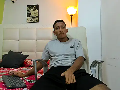 Snapshot of ricky_spensar23cm_ chatting on February 2026 02:00:01 AM ricky spensar23cm online show from February 2026 02:00:01 AM