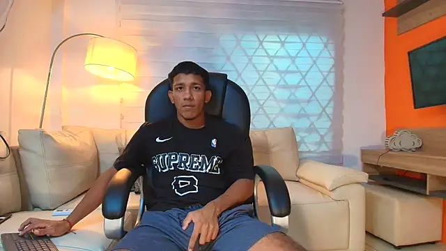 ricky spensar23cm  online show from March 2026 02:12:01 AM