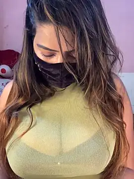 Samaira Juicy143 online show from April 2026 06:04:02 PM