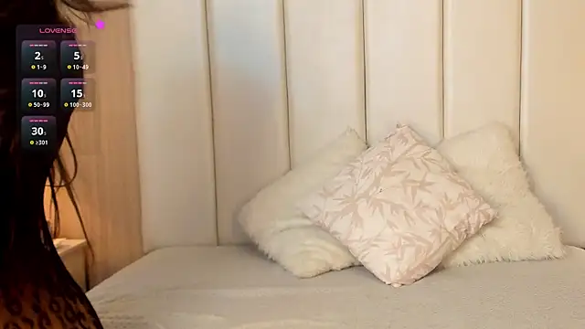 Leah McCartney online show from February 2026 12:27:01 PM