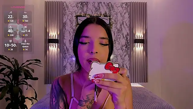 ChloeeMasonn online show from May 2026 11:07:01 AM