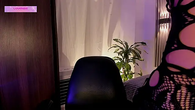 ChloeeMasonn online show from May 2026 11:06:01 AM