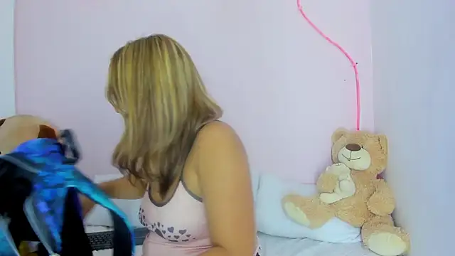 Kiikilove149 online show from February 2026 12:32:01 AM