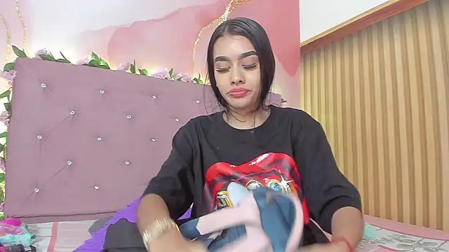 Snapshot of Melanie__Evans chatting on April 2026 11:14:02 AM Melanie Evans online show from April 2026 11:14:02 AM