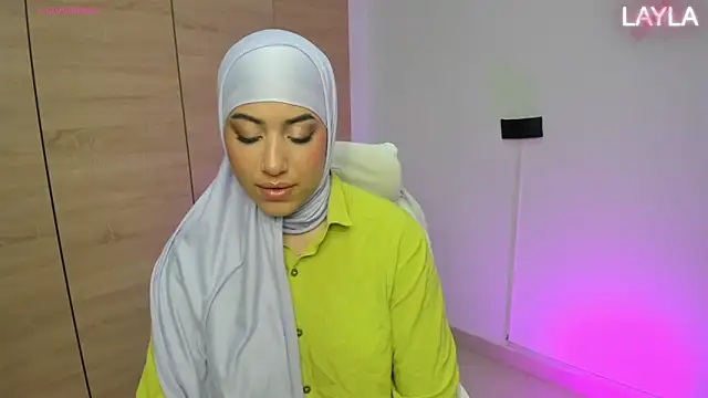 LAY LA  online show from March 2026 10:15:02 PM