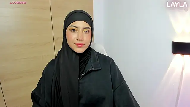 LAY LA  online show from February 2026 09:56:02 PM