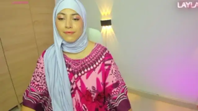 LAY LA  online show from April 2026 09:21:02 PM