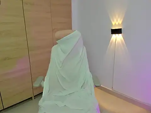 LAY LA  online show from March 2026 09:13:02 PM