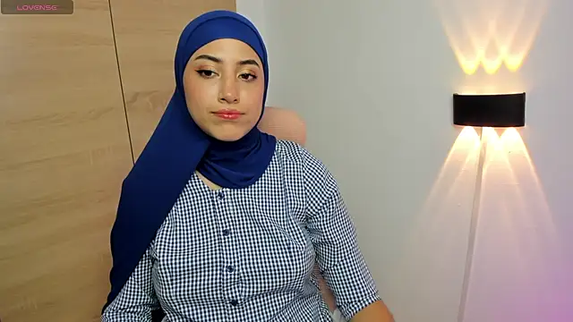 LAY LA  online show from February 2026 10:05:01 PM