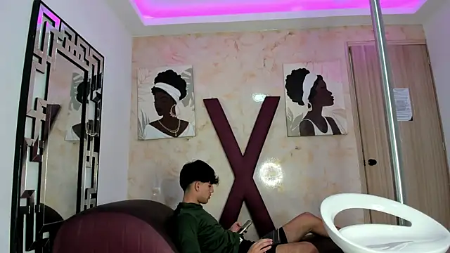 PRETTY COCK1 online show from April 2026 01:18:01 AM