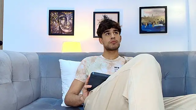 PRETTY COCK1 online show from March 2026 02:00:01 AM