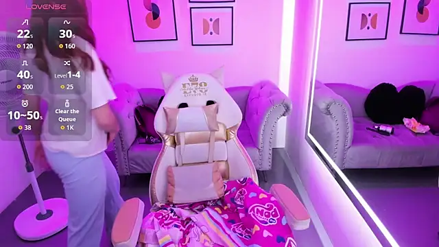 Victoria  doll online show from March 2026 06:48:01 PM