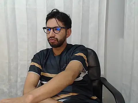 thomass1018 online show from June 2026 02:22:01 AM