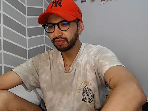 thomass1018 online show from June 2026 04:28:01 PM
