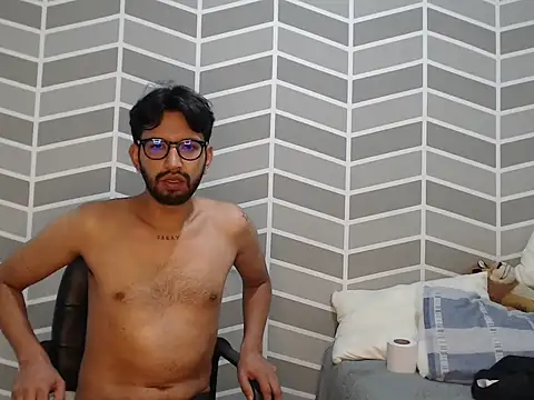 thomass1018 online show from April 2026 02:19:01 AM