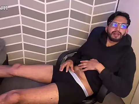 thomass1018 online show from February 2026 03:56:02 PM