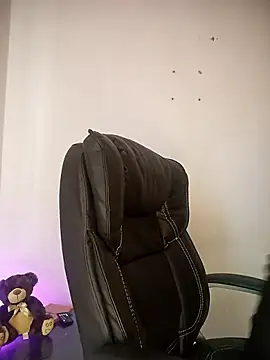 Snapshot of _aish_a chatting on February 2026 10:20:01 PM aish a online show from February 2026 10:20:01 PM