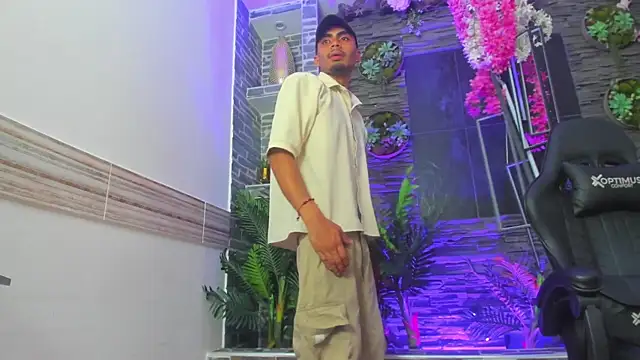 Snapshot of Rpoolrboy chatting on March 2026 04:01:02 AM Rpoolrboy online show from March 2026 04:01:02 AM