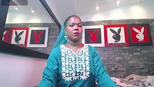 kavya suri  online show from February 2026 07:01:01 PM