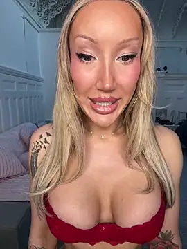 Allana29 online show from April 2026 07:26:01 PM