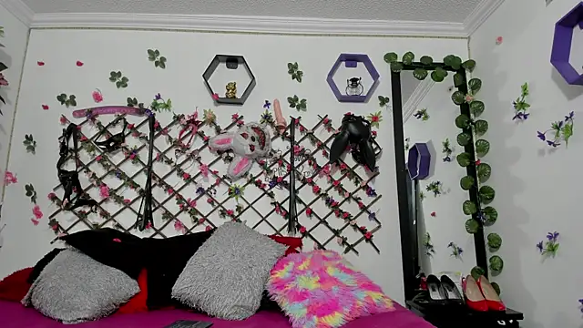 Snapshot of playful-girls chatting on February 2026 12:25:02 PM playful-girls online show from February 2026 12:25:02 PM