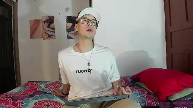Snapshot of Vlad__night chatting on June 2026 04:01:02 AM Vlad night online show from June 2026 04:01:02 AM