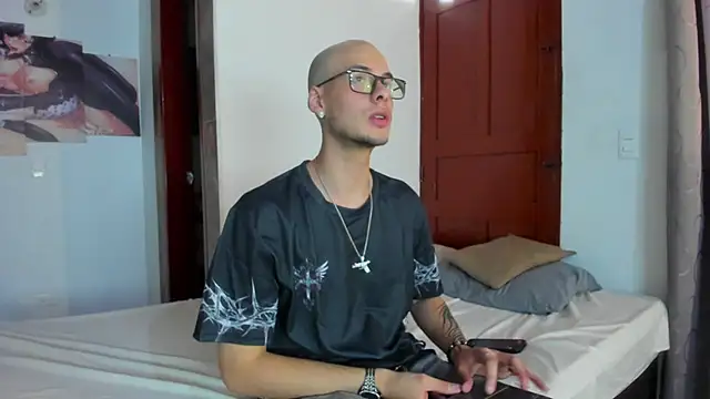 Snapshot of Vlad__night chatting on July 2026 07:53:02 PM Vlad night online show from July 2026 07:53:02 PM