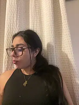 Snapshot of Violetta_pinkk1 chatting on February 2026 04:33:01 AM Violetta pinkk1 online show from February 2026 04:33:01 AM