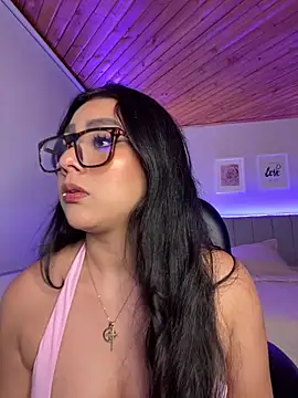 Snapshot of Violetta_pinkk1 chatting on February 2026 04:11:01 AM Violetta pinkk1 online show from February 2026 04:11:01 AM