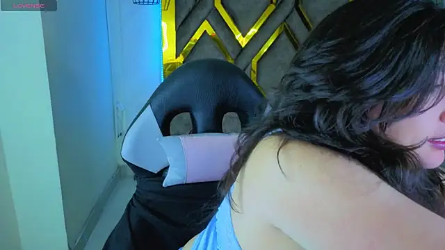 Luvienne online show from March 2026 06:59:01 PM