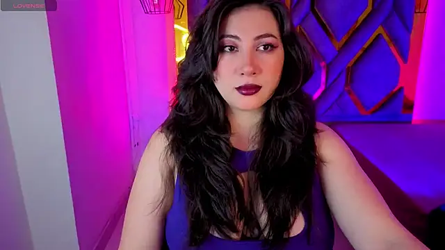 Luvienne online show from April 2026 06:55:02 PM