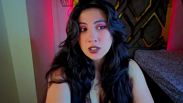 Snapshot of Luvienne chatting on March 2026 07:43:02 PM Luvienne online show from March 2026 07:43:02 PM